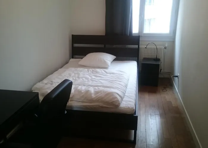 בית אירוח Privee Dans Un En Colocation A A3c6 *